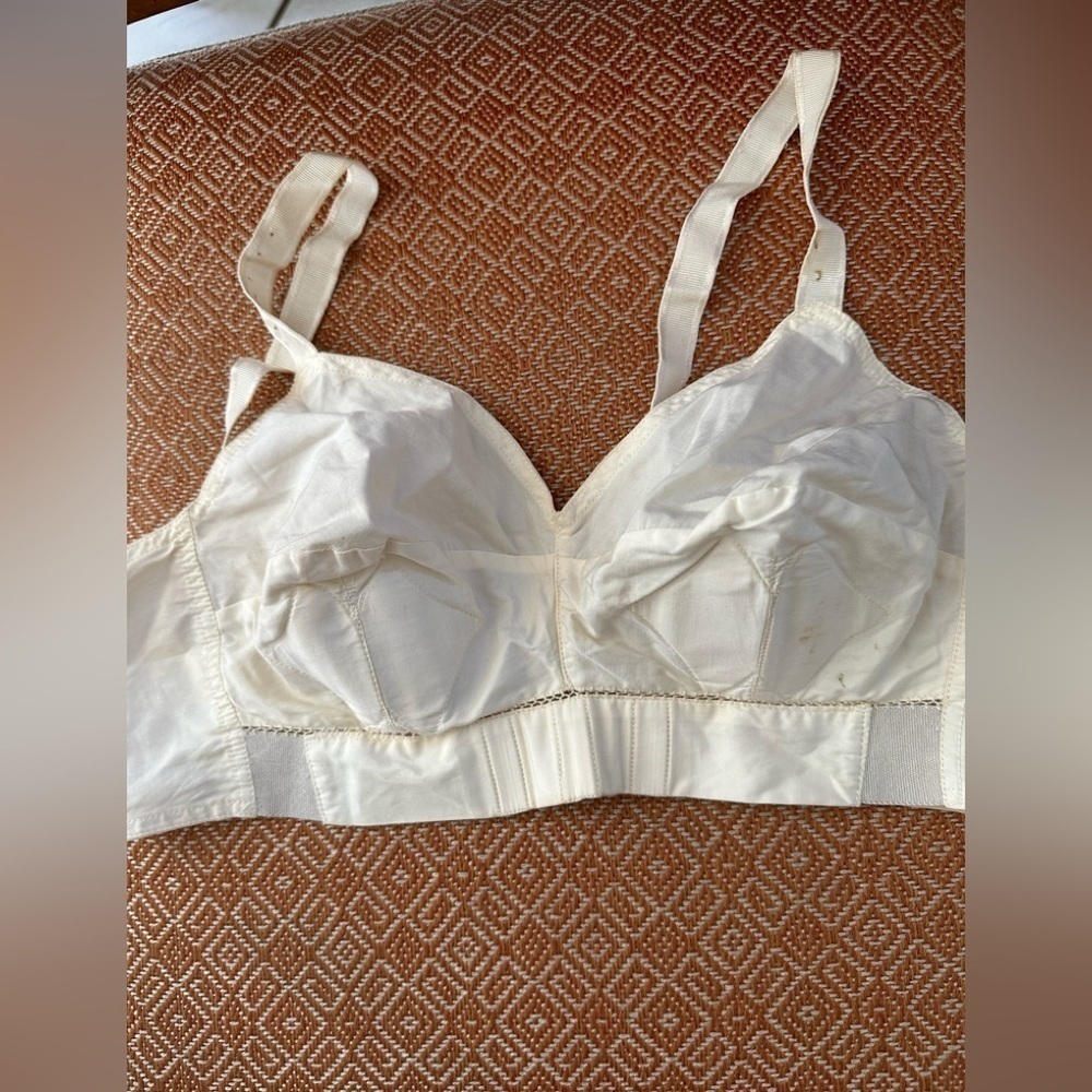 Iconic Bullet Bra GOTHIC & CORTEX Vintage 50’s Pointy “Bullet” Bra - Picture 9 of 16